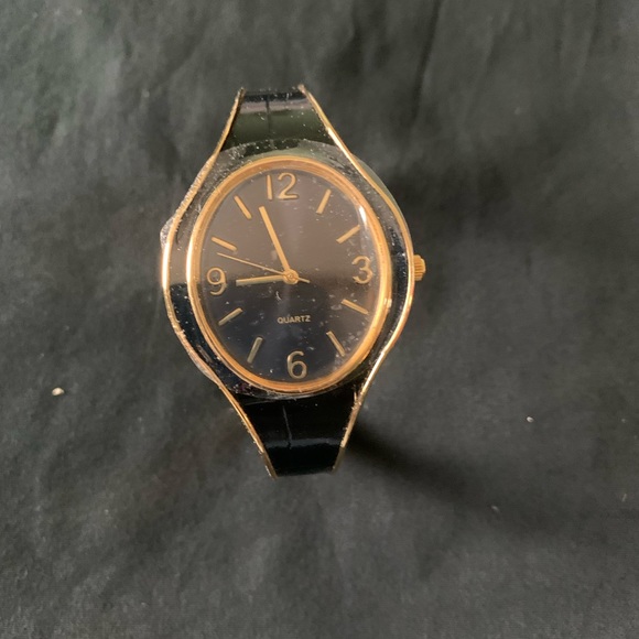 Avon bracelet/watch - Picture 1 of 4